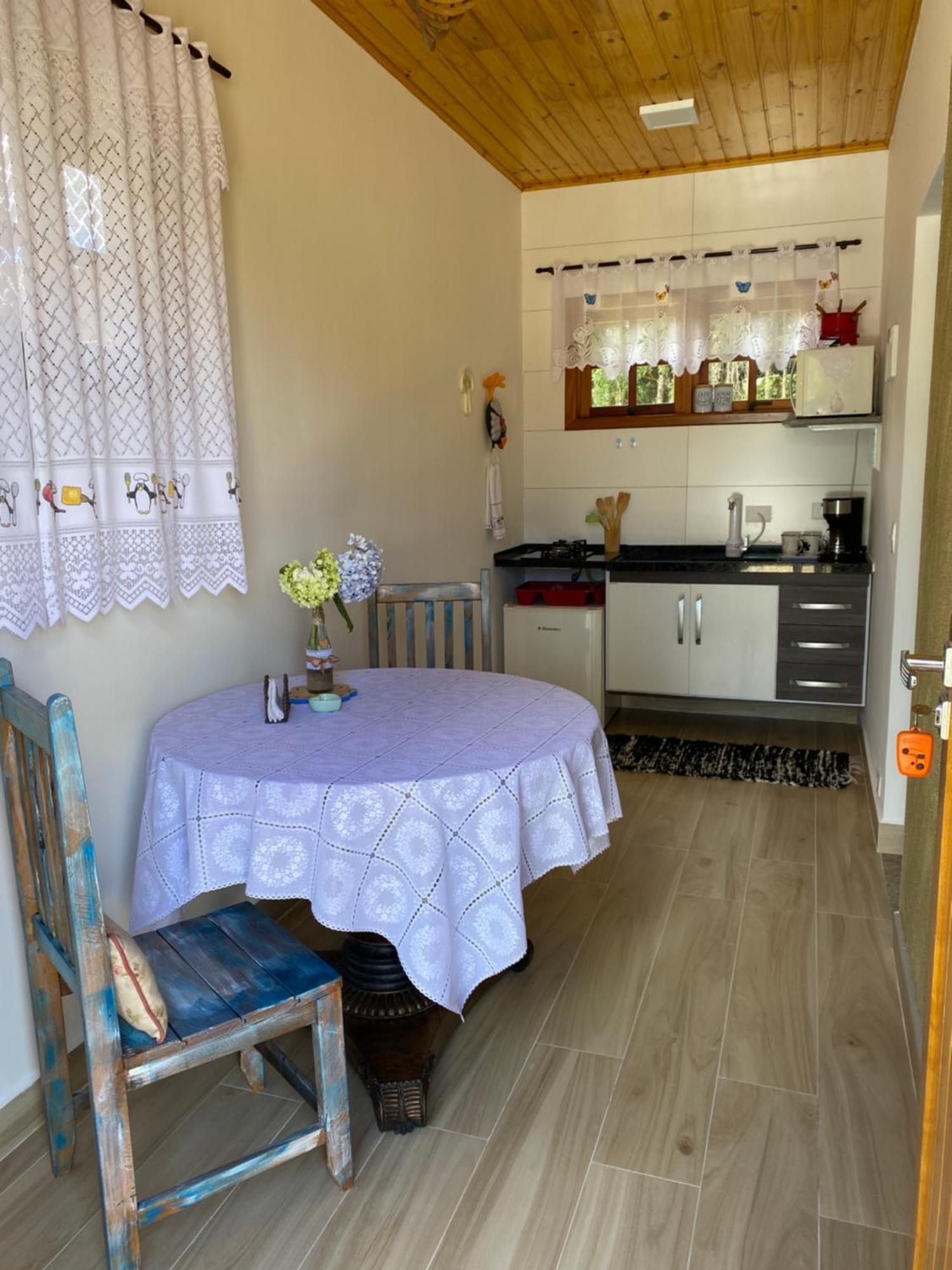 Casa Aconchegante Na Montanha Appartement Campos do Jordão Buitenkant foto